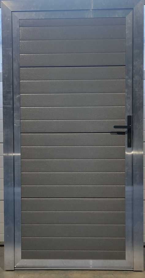 Brama drzwi panelowe aluminiowe techniczne gospodarcze garażowych 40mm