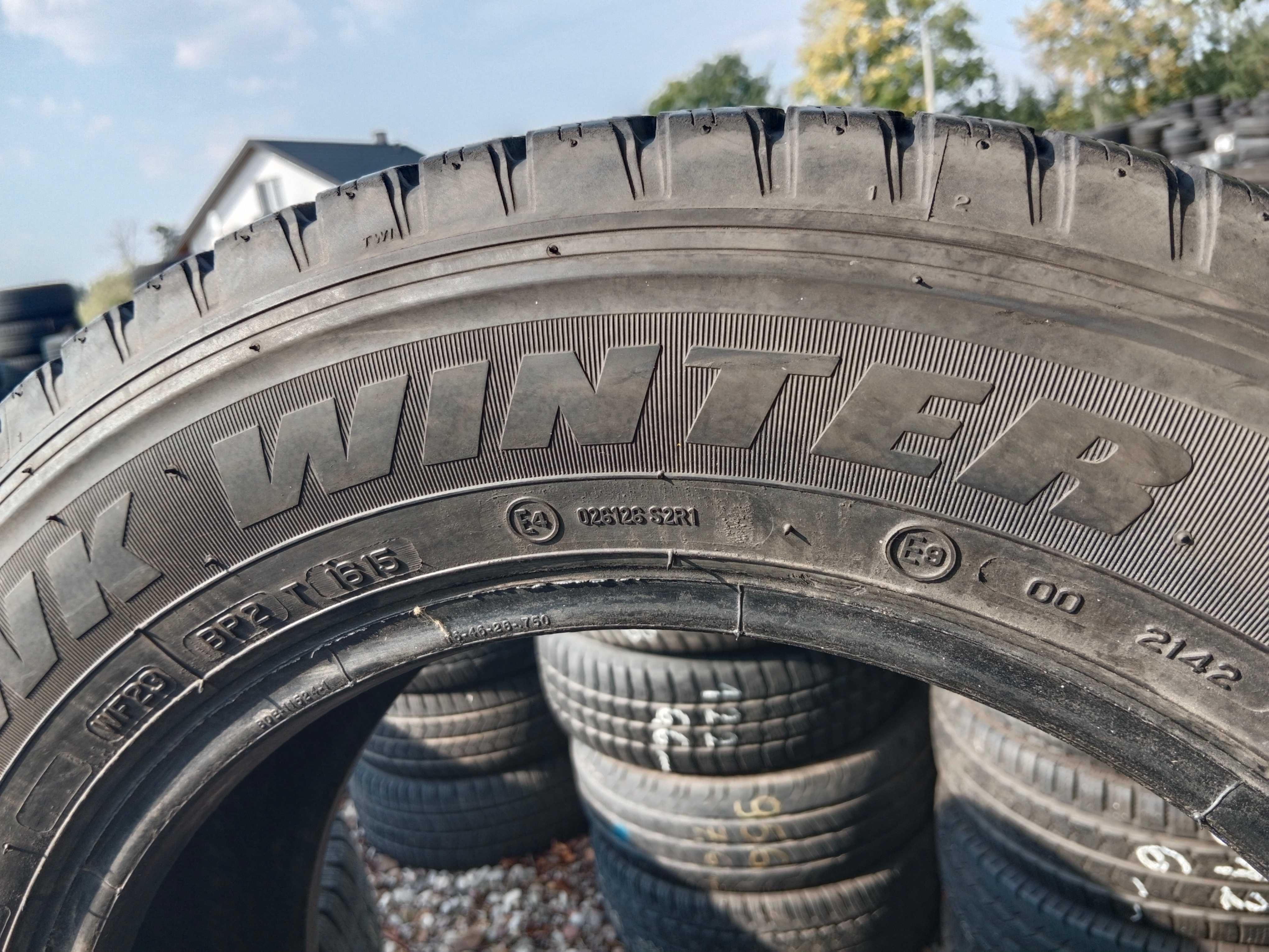 Opona używana 205/65R16C Firestone Vanhawk Winter 1szt.