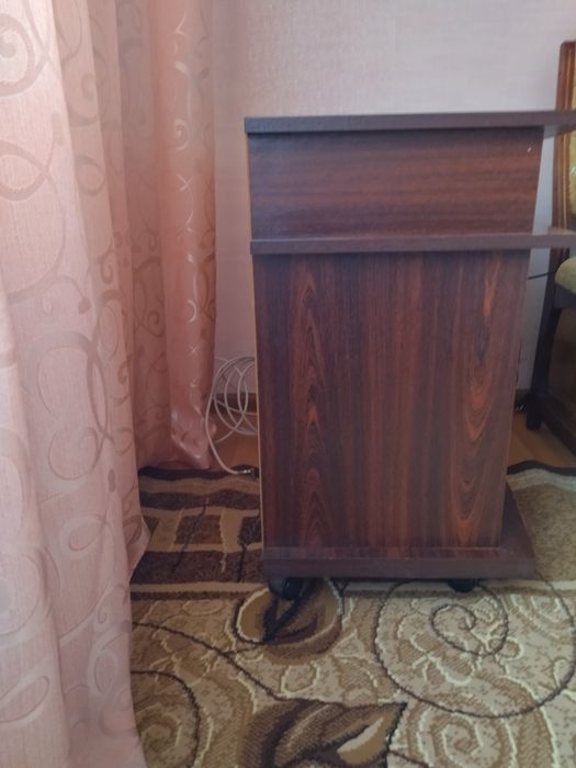 Тумбочка під телевізор