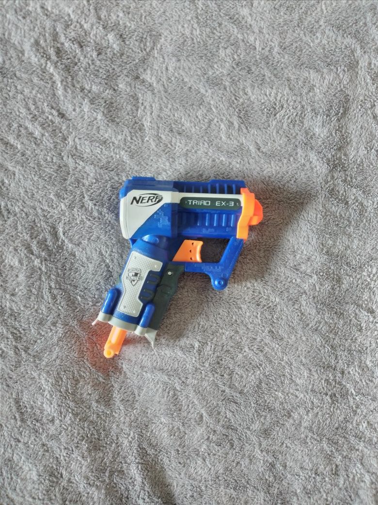 Pistolet Nerf N-Strike Triad EX-3