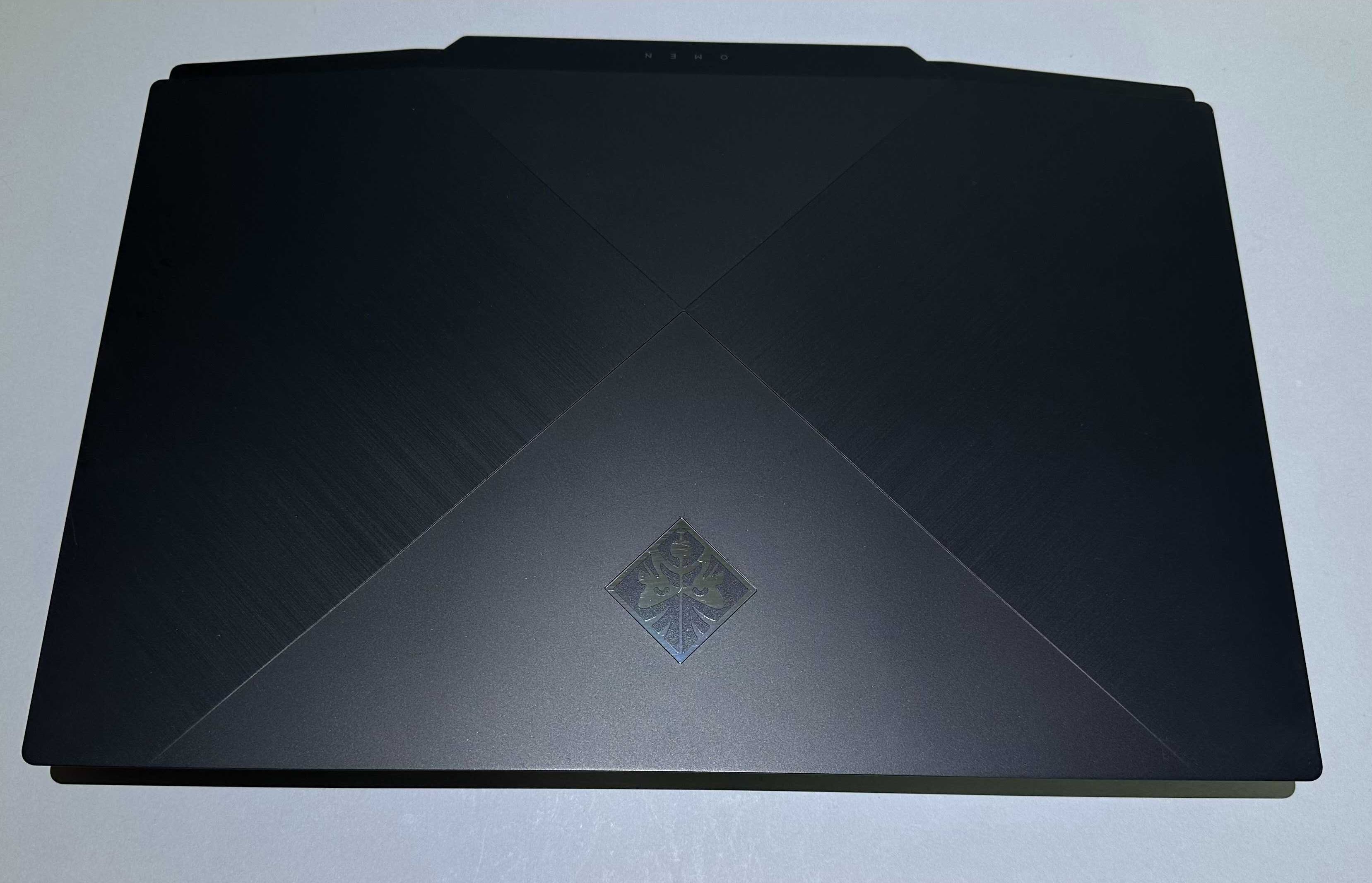 Hp Omen 17-cb0002ca i7-9750H/32gb ram/1TB ssd/FHD/6Gb NVIDIA GTX 1660