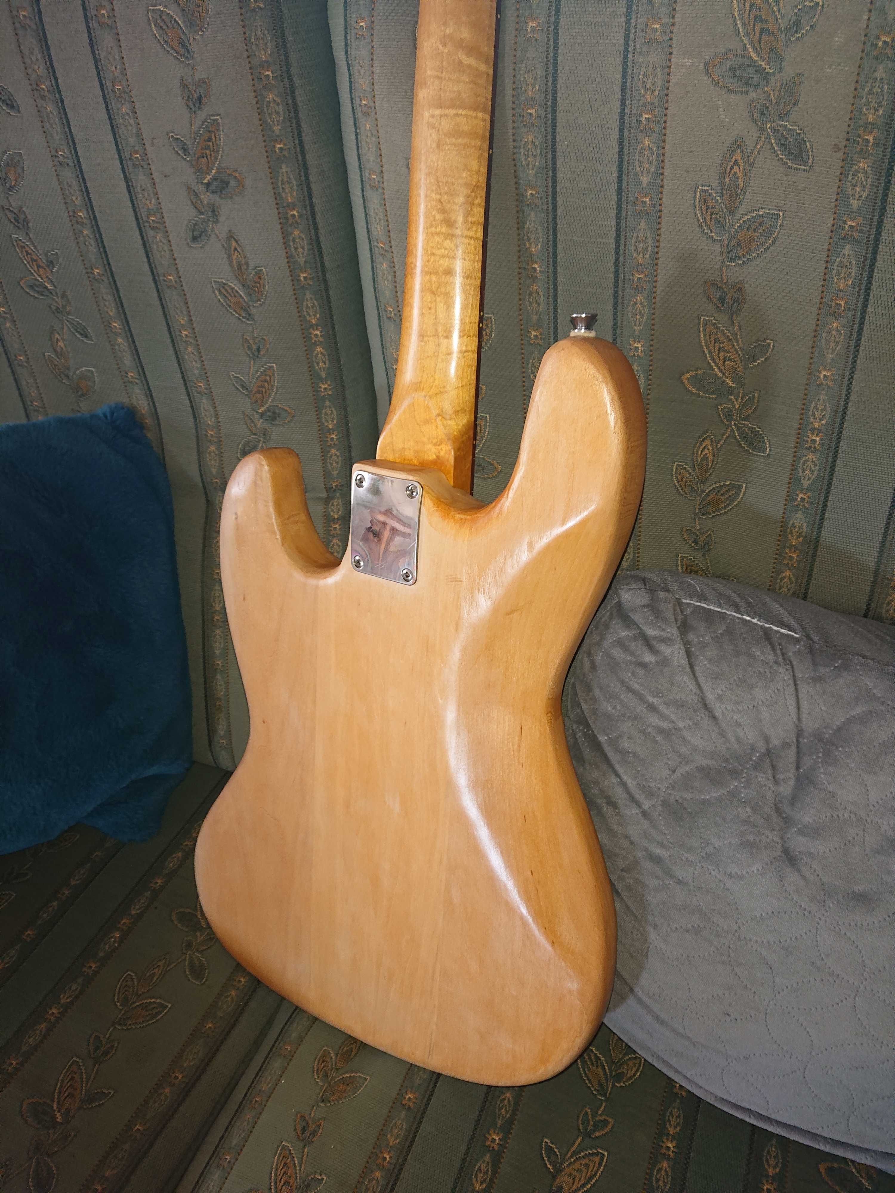 Gitara basowa fretless Vintage bartolini pickup