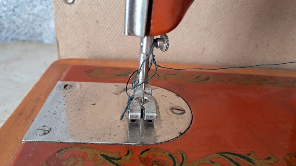 Детская швейная машинка СССР.