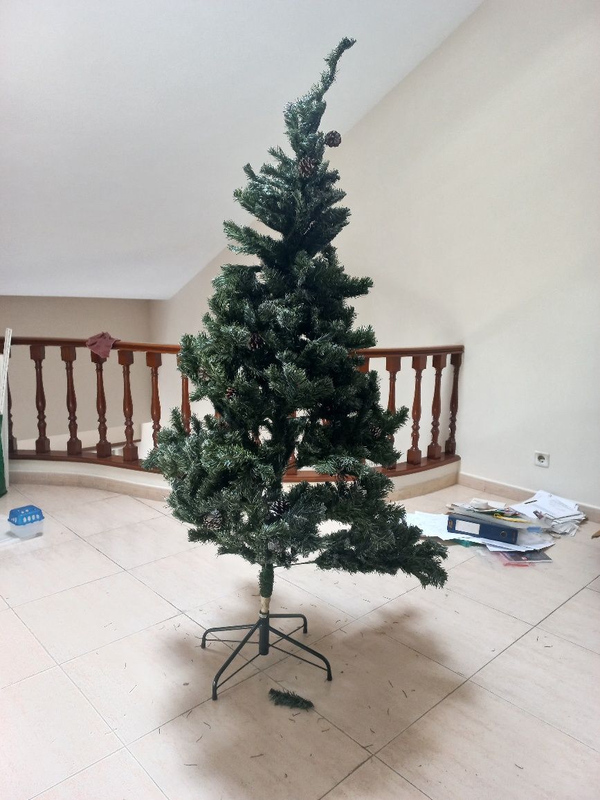 Árvore de Natal com Pinhas