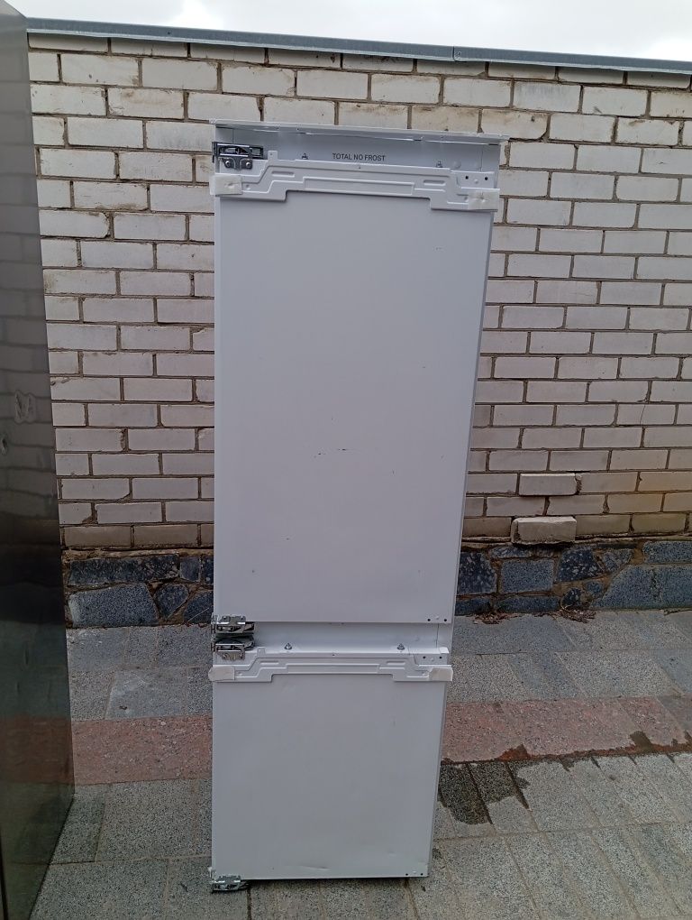 Встраиваемый холодильник Whirlpool No-Frost 177см INVERTER A+++ Герман