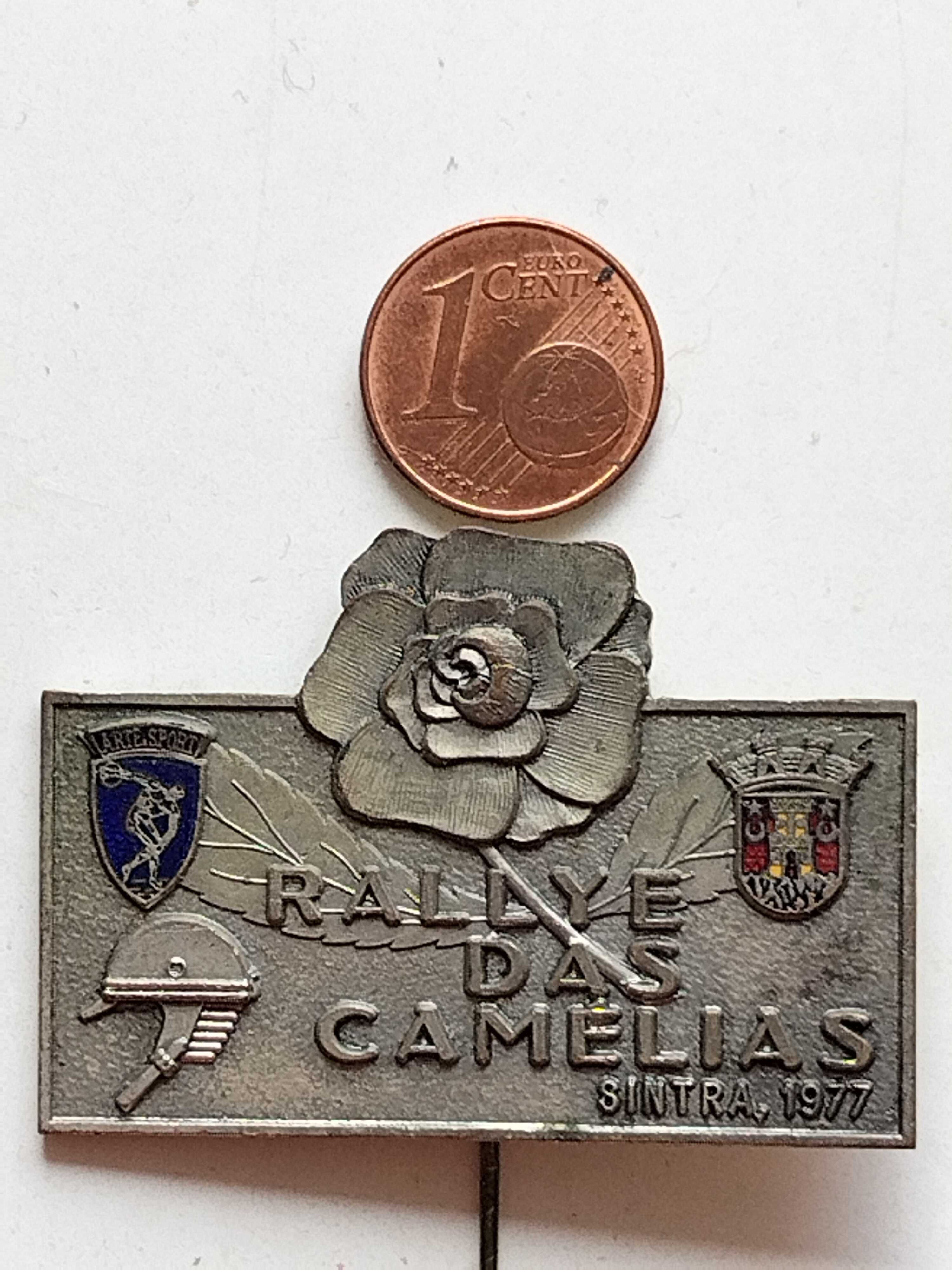 Fabulosa colecção de 7 emblemas antigos do rally das Camélias