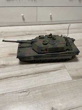Продам игрушечный танк Абрамс