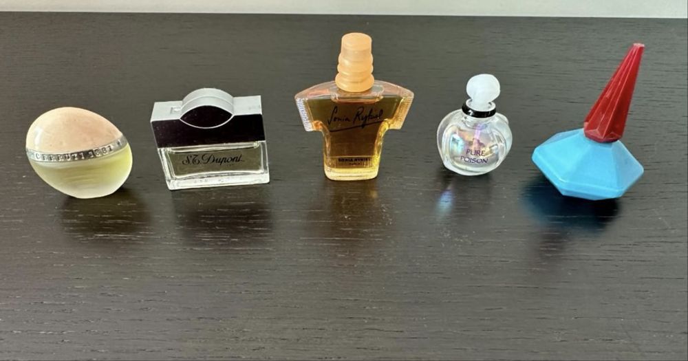 56 miniaturas de perfumes - coleção (1 euro cada)
