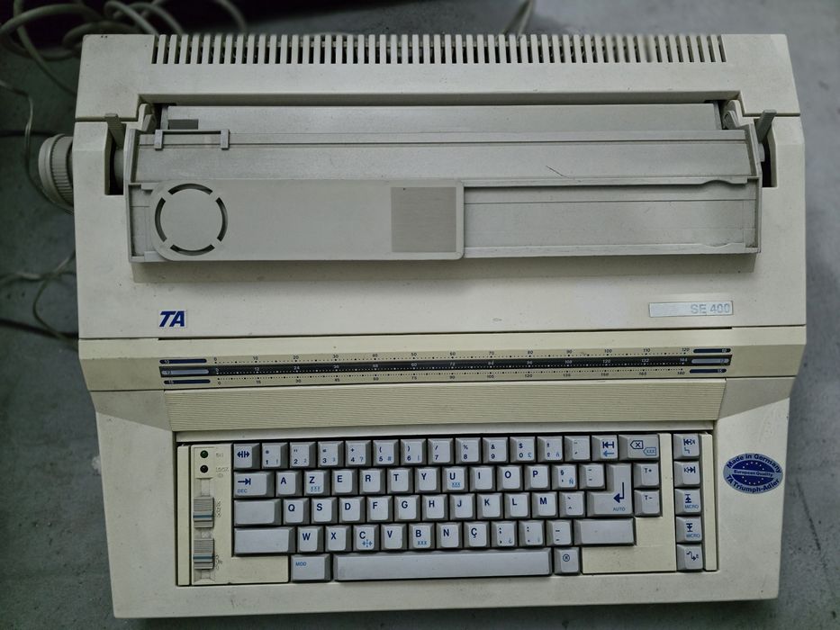 Máquina escrever triumph adler