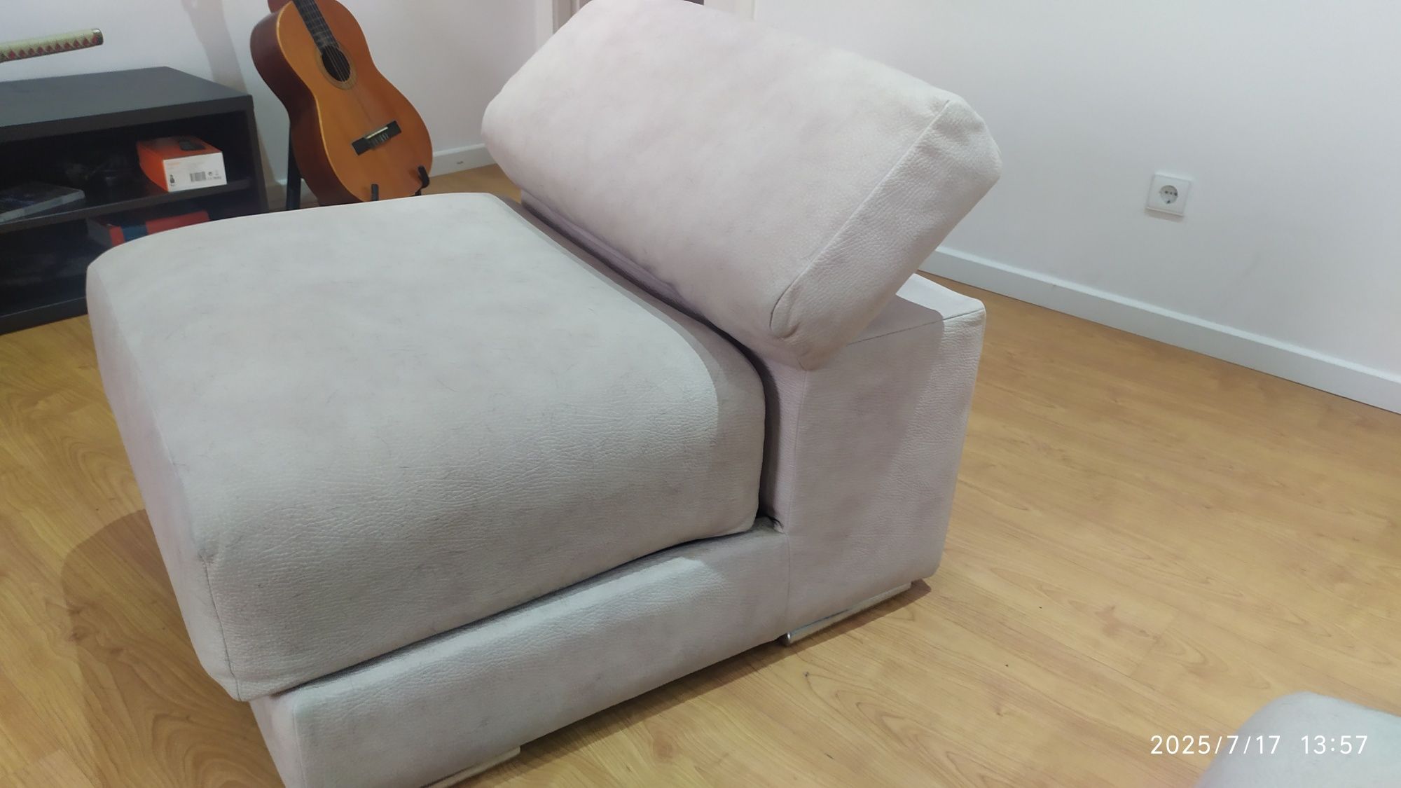 Sofá 3 lugares com chaise long reversível