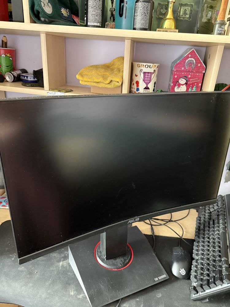 Komputer ASUS i ekran