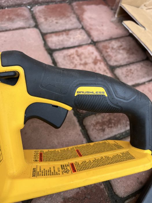Акумуляторна ланцюгова пила DEWALT DCCS670B (DCM575N) Flexvolt 60v