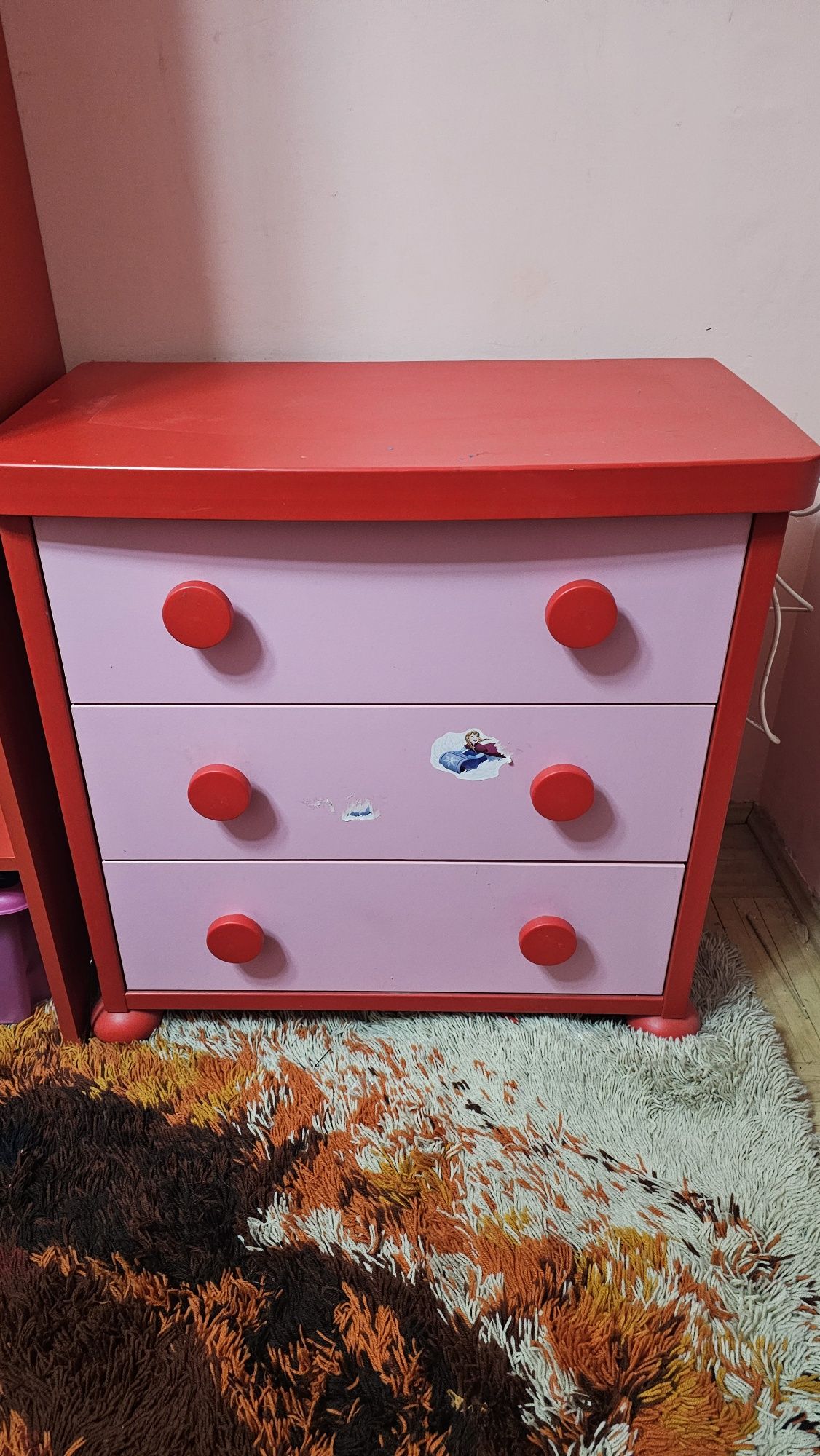 Zestaw mebli dla dziewczynki Ikea Mammut.