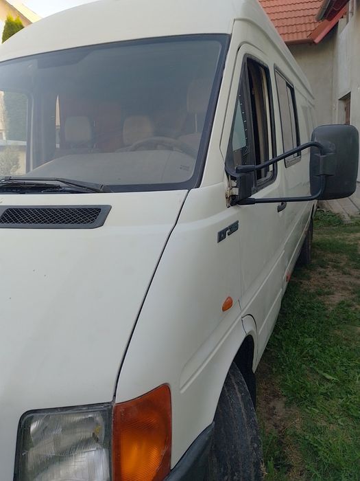 грузопасажирський мікроавтобус