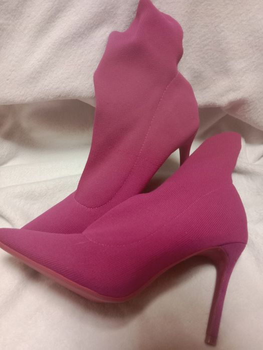 Ботильйони кольору фуксія