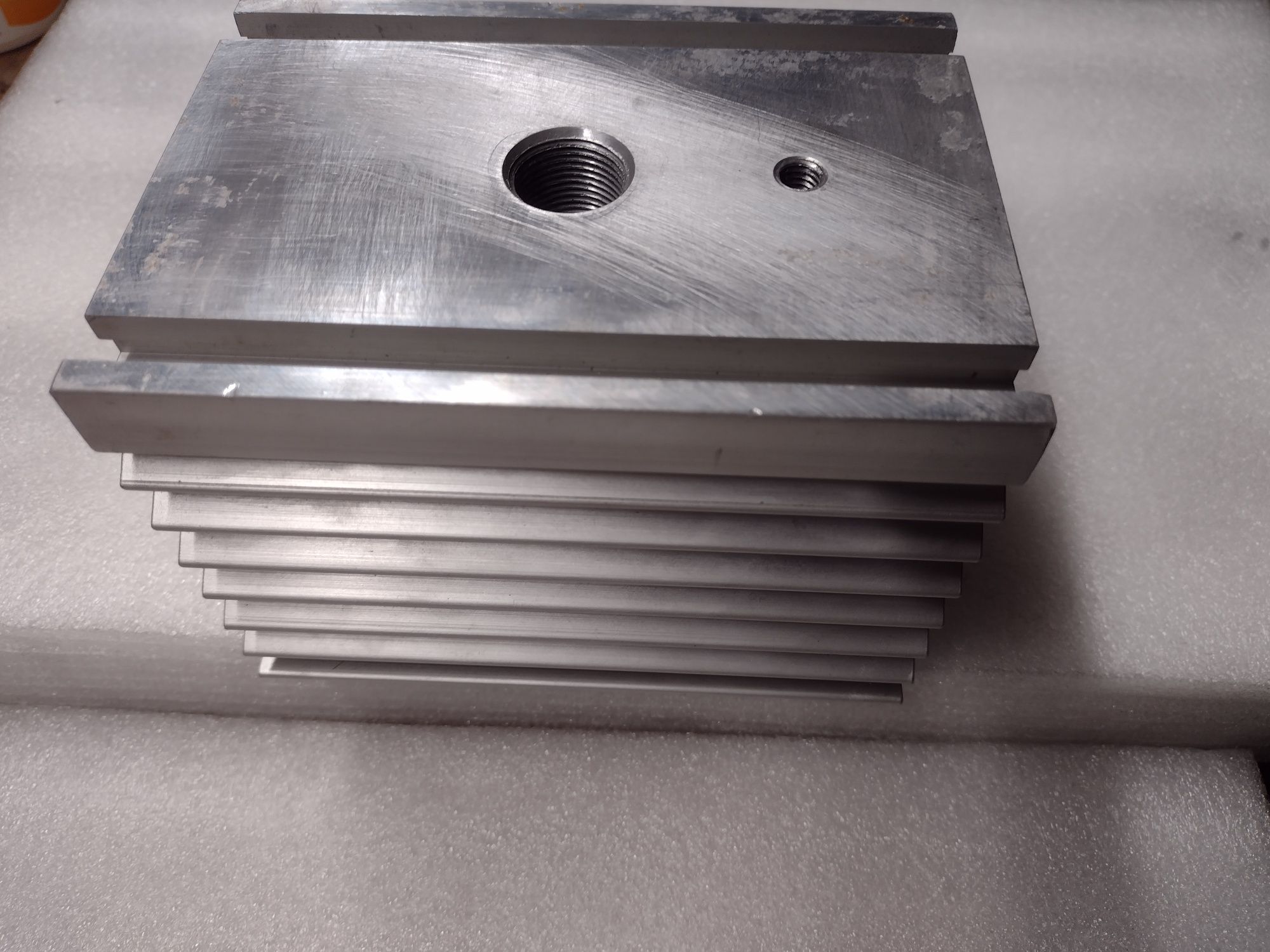 Radiator aluminiowy