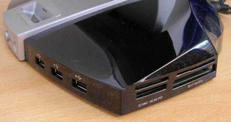 Монитор ViewSonic VX1945WM-3 (шнуры) со звуком, картридером, USB-хабом