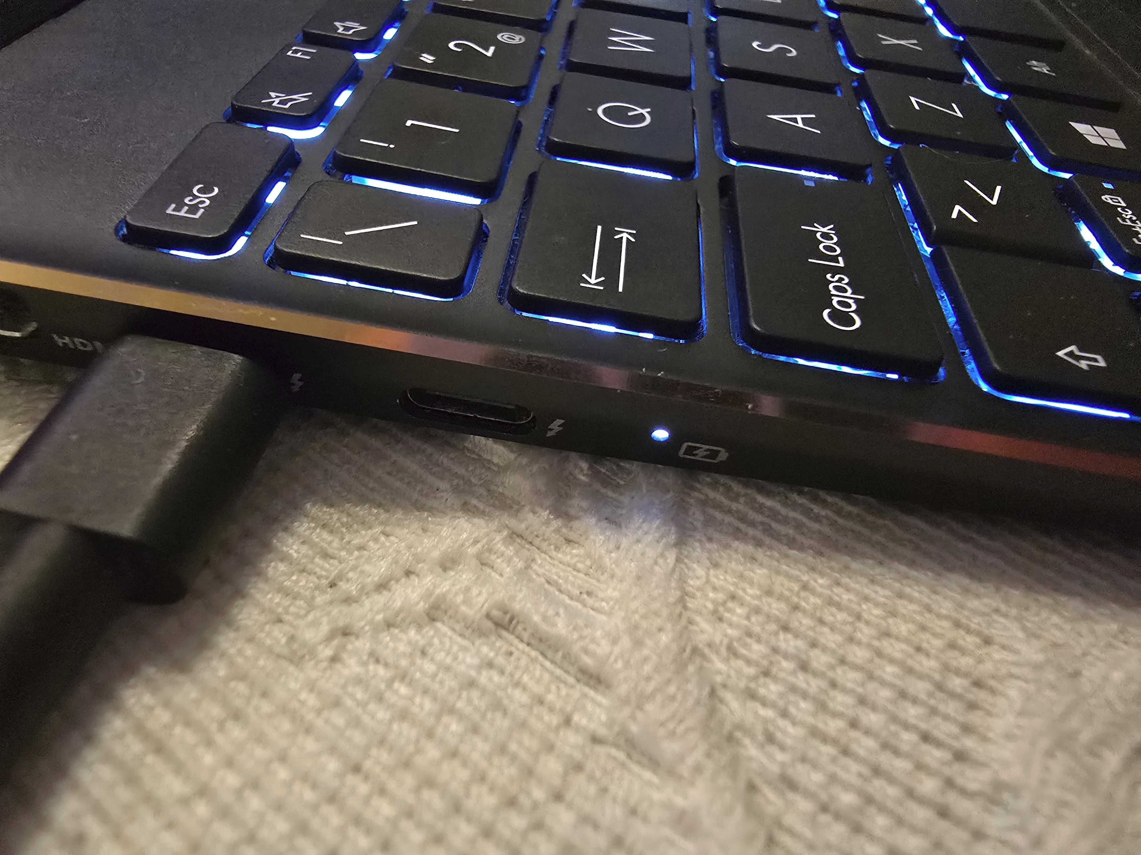 Vendo Asus ZenBook Flip S 13 UX371EA - 2 in 1 (laptop e tablet) - OLED