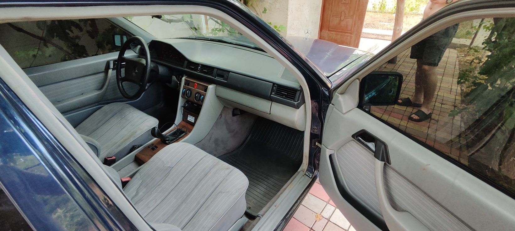 Mercedes-Benz 124