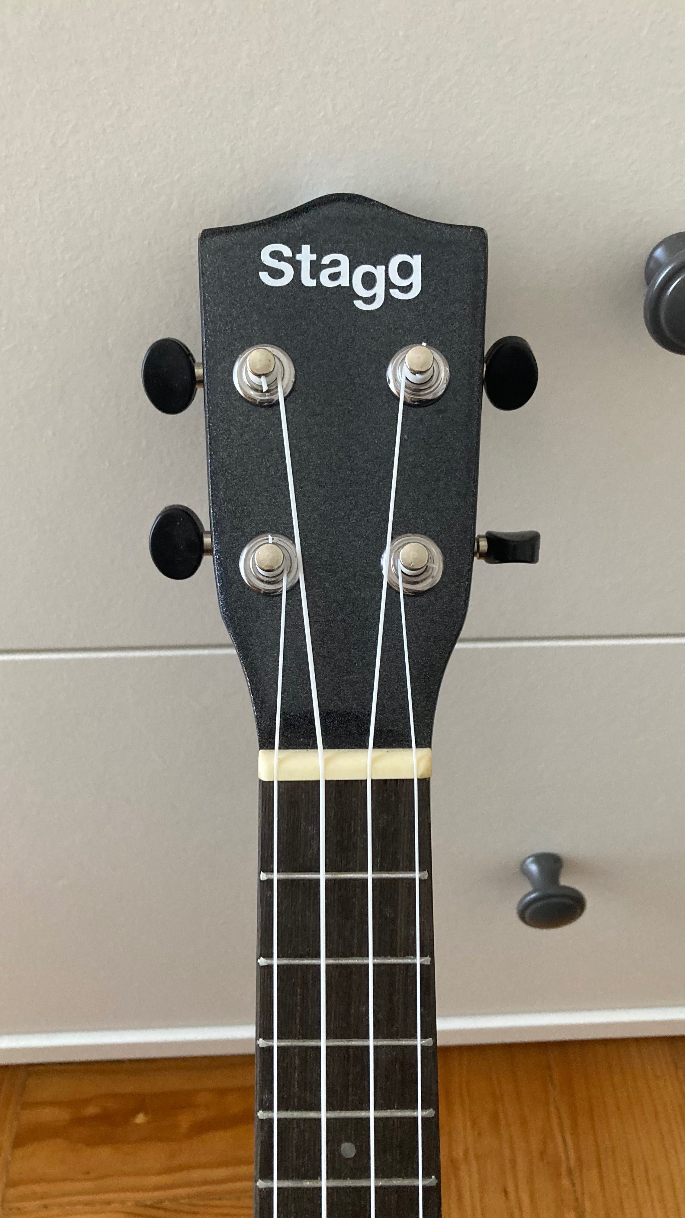 Ukelele Stagg preto