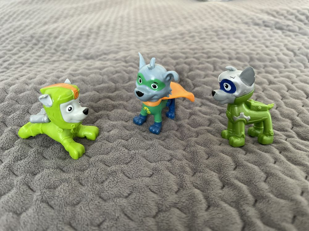 Śmieciarka Psi Patrol Rocky + 3 figurki psi patrol dodatkowo gratis
