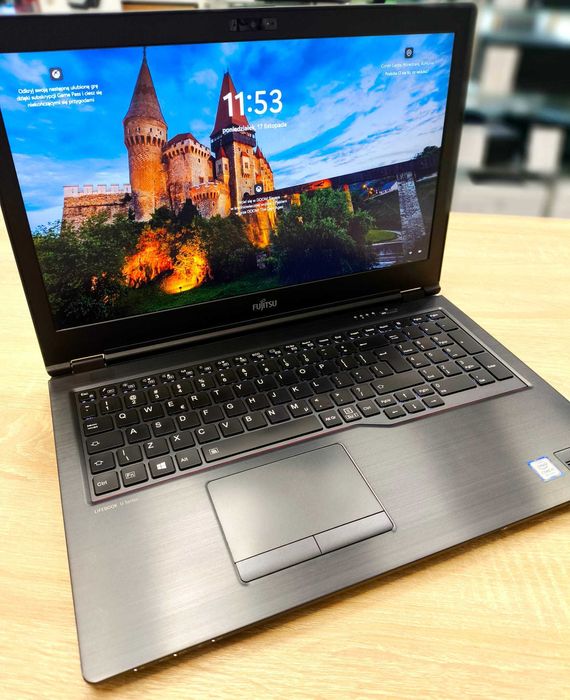 Laptop Fujitsu 15,6" FHD 32GB Core i5 8gen 256GB SSD Win11 PRO FV VAT