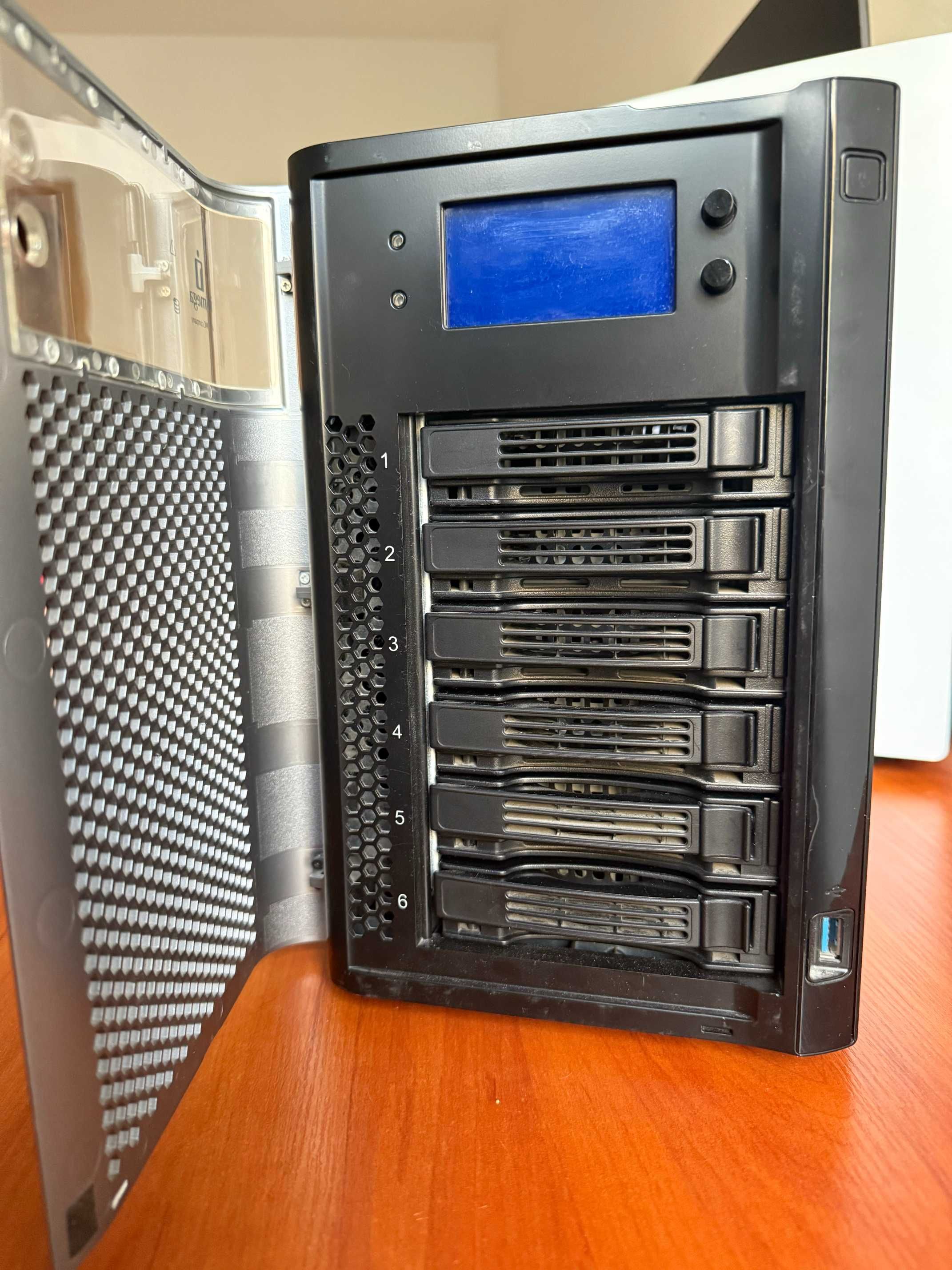 Serwer NAS na 6 dysków Iomega StoreCenter PX4-300D w dobrym stanie