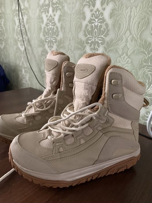 Жіноче взуття