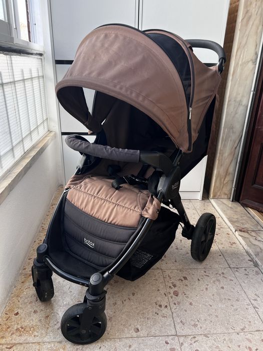 Carrinho de passeio Britax Römer B-Agile 4 (c/ capa da chuva)