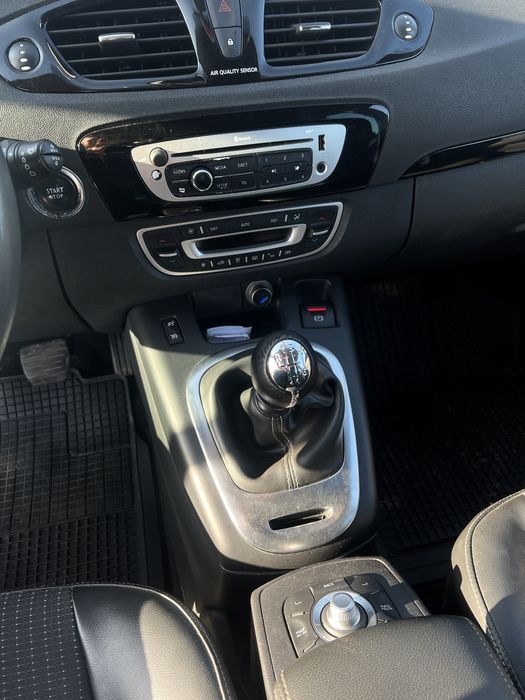 Рено Сценік з європи