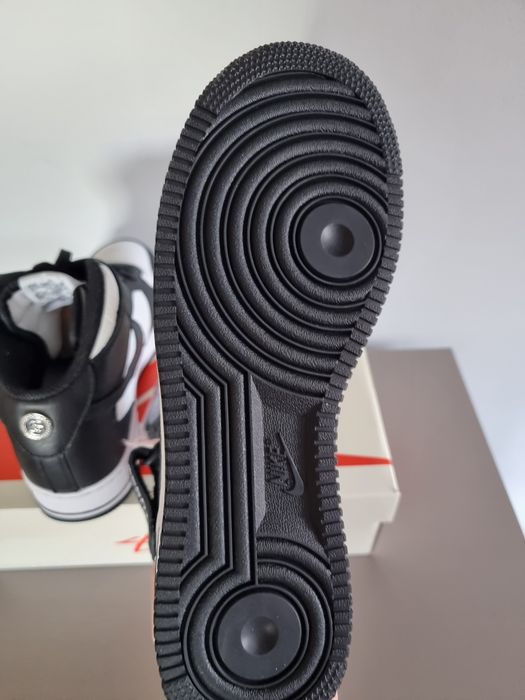 Sprzedam buty Stüssy x Nike Air Force 1 Mid "light bone"