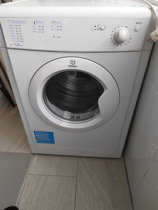 Máquina de secar roupa | Indesit | Com extração para exterior |