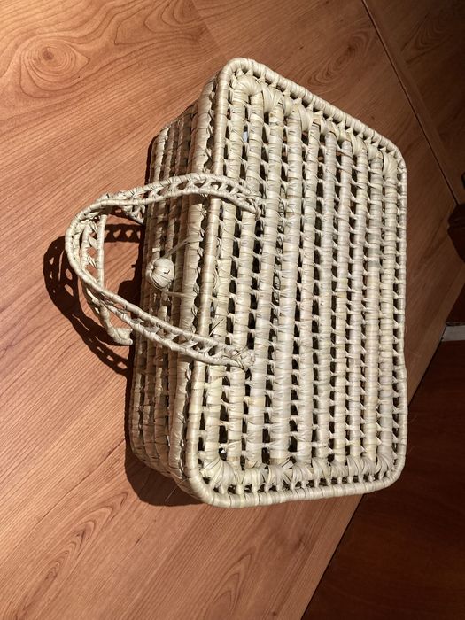 Cesto em rafia antigo