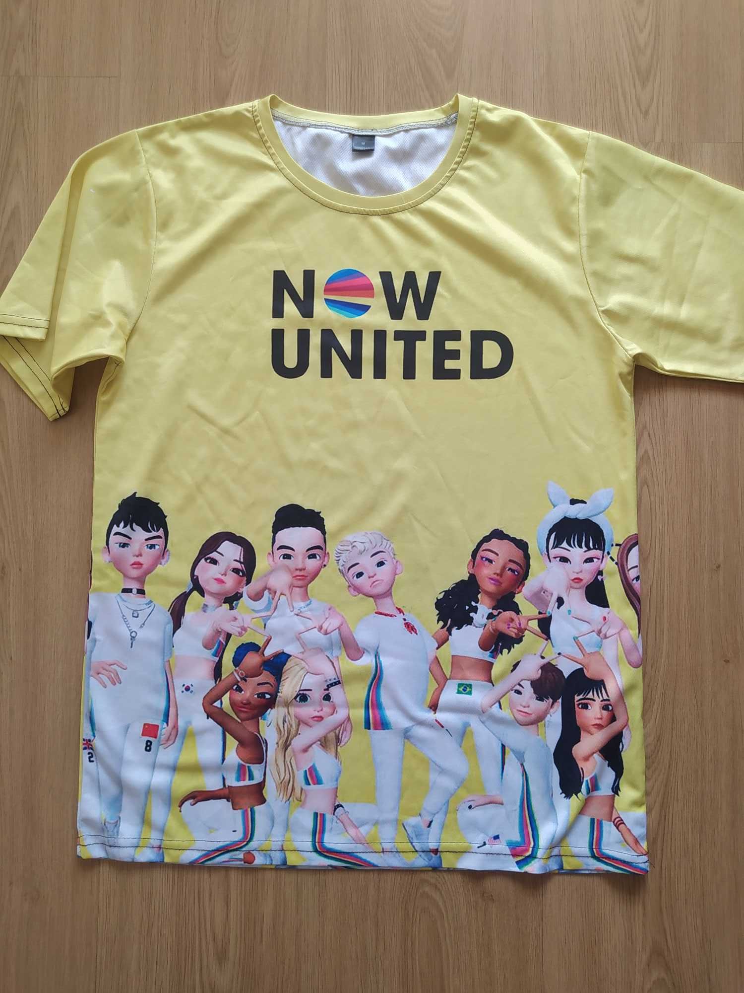 T-Shirt menina dos Now United, como nova. Tamanho M.