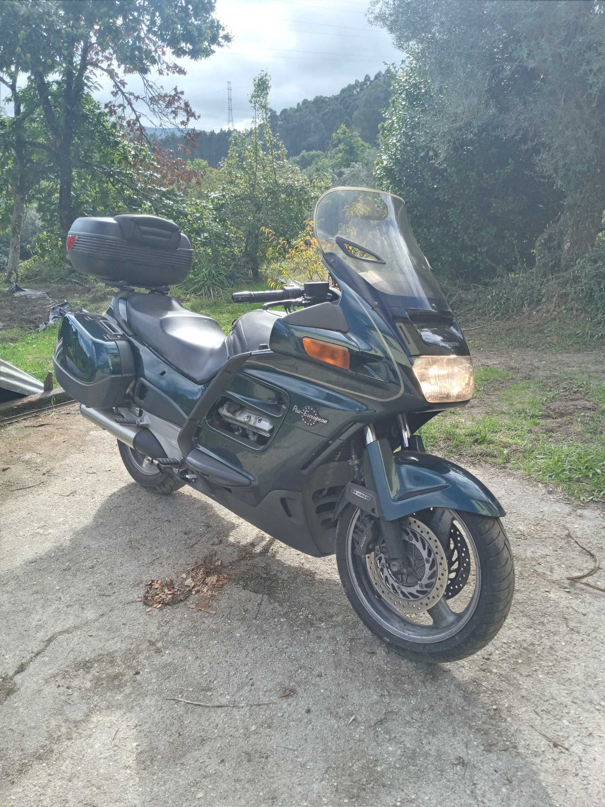 Vendo ou troco por moto menor.