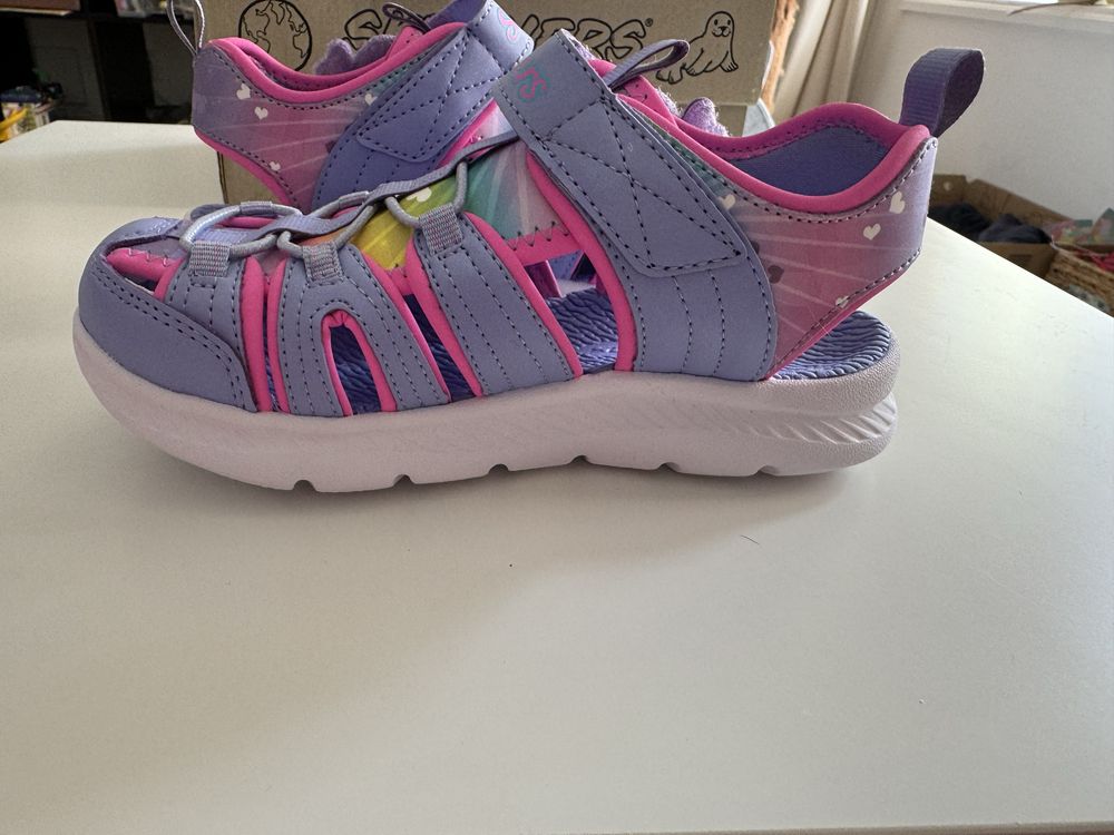 Sandalia Skechers talha 32 Nova sem uso!