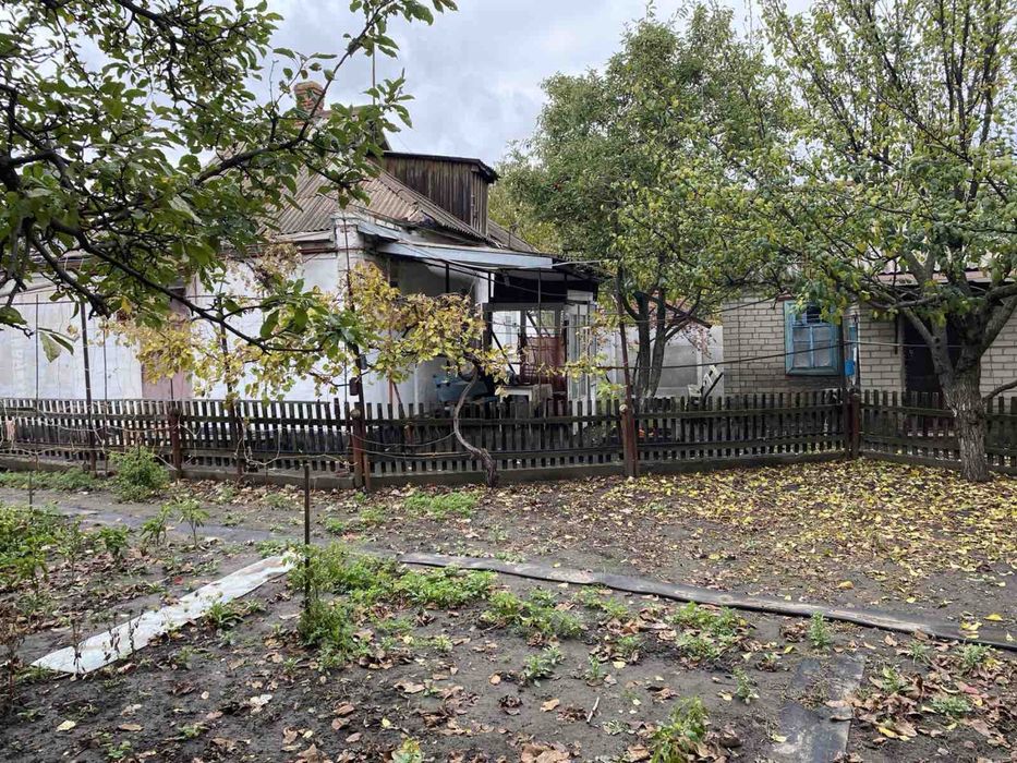 Продається будинок в Покровському районі .