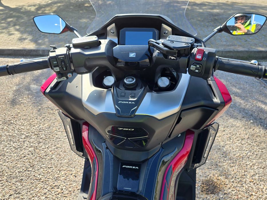 Honda Forza 750 (12.2020)