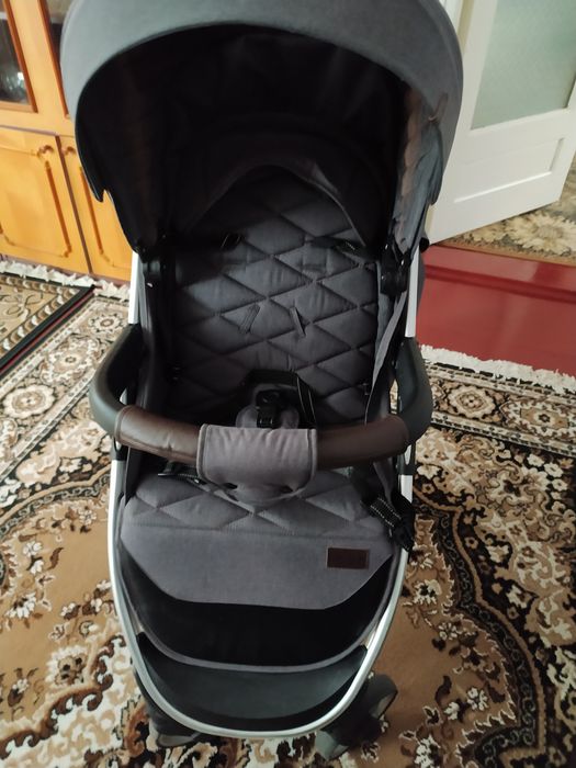 Продам коляску carrello vista
