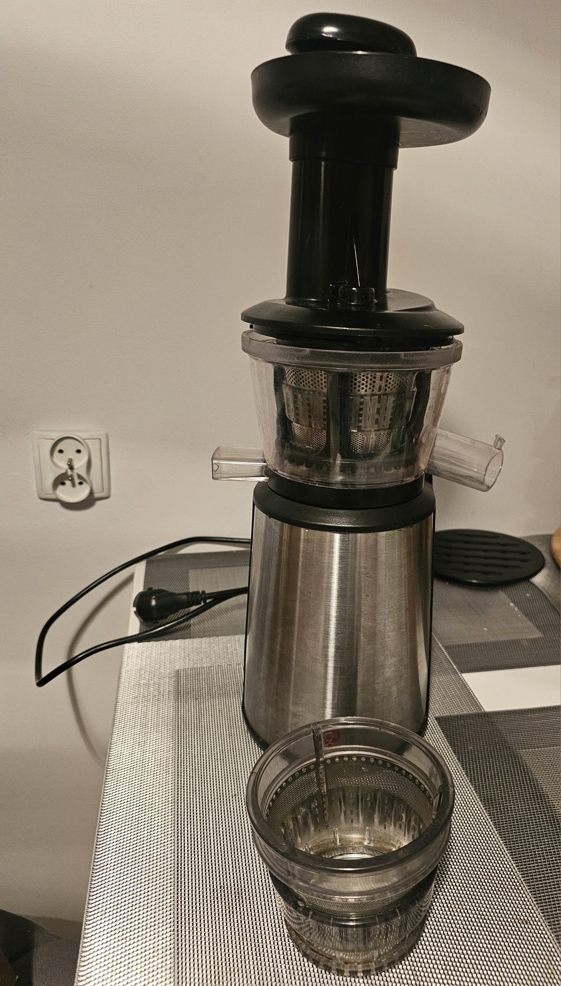 Wyciskarka wolnoobrotowa eldom pj400