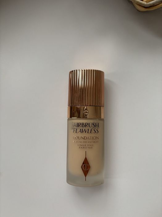 Тональний крем Charlotte Tilburi Airbrush Flawless Foundation