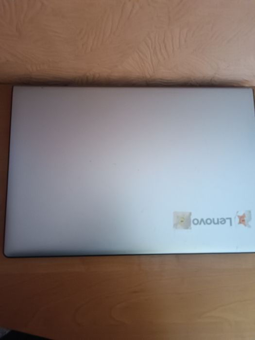 Продам ноутбук .