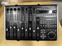Behringer X-TOUCH