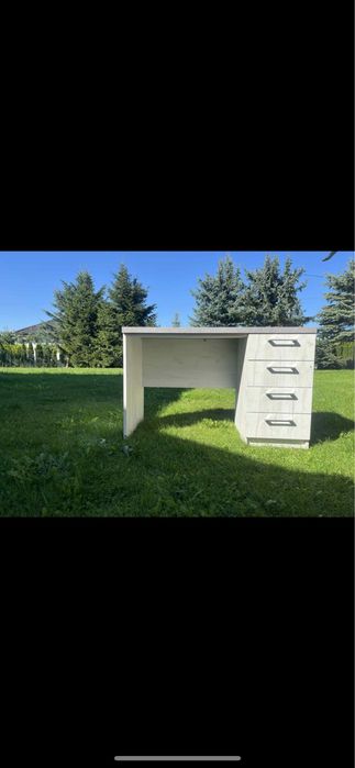 Białe biurko  szkolne