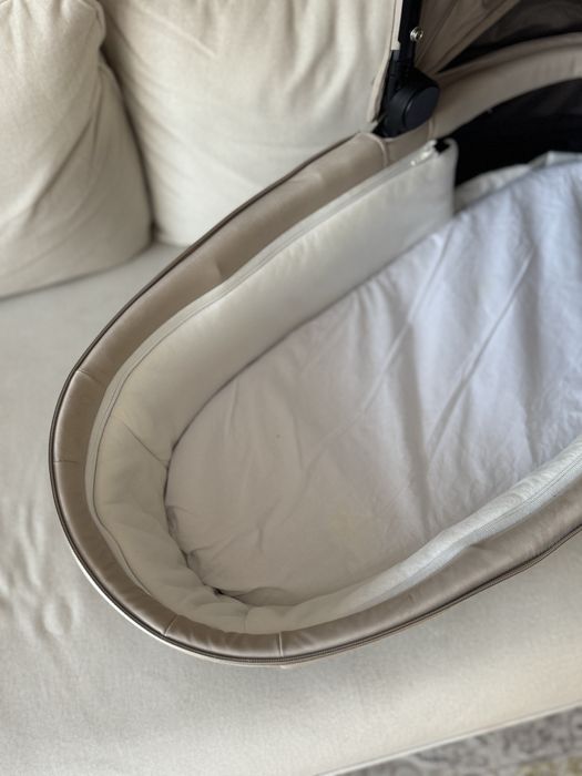 Gondola Cybex Mios Simply Beige flowers