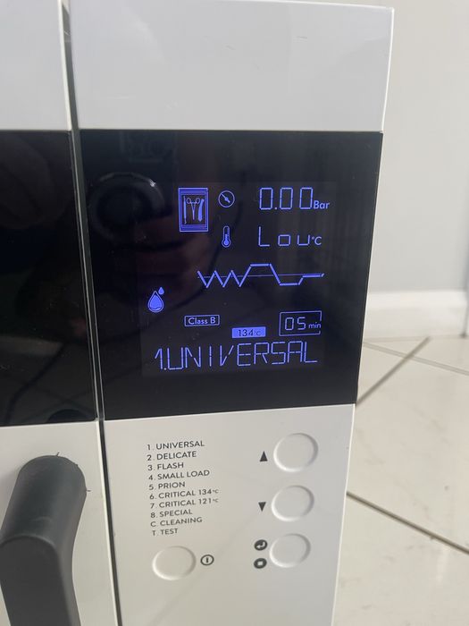 Autoklaw NSK iClave Plus – stan bardzo dobry – tylko 6 mies. używany