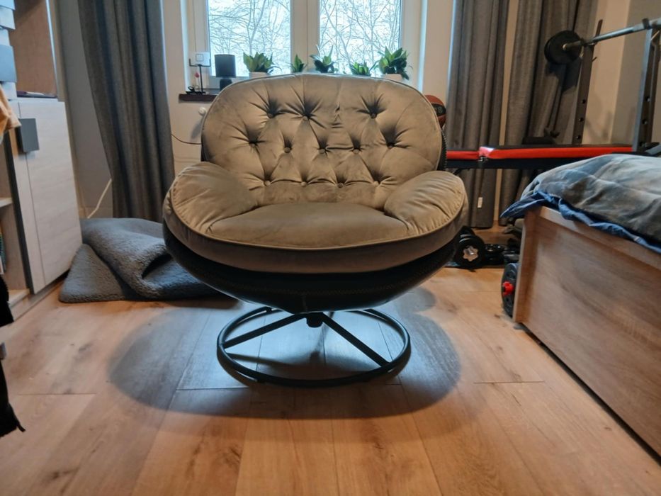 Fotel obrotowy z podnuszkiem