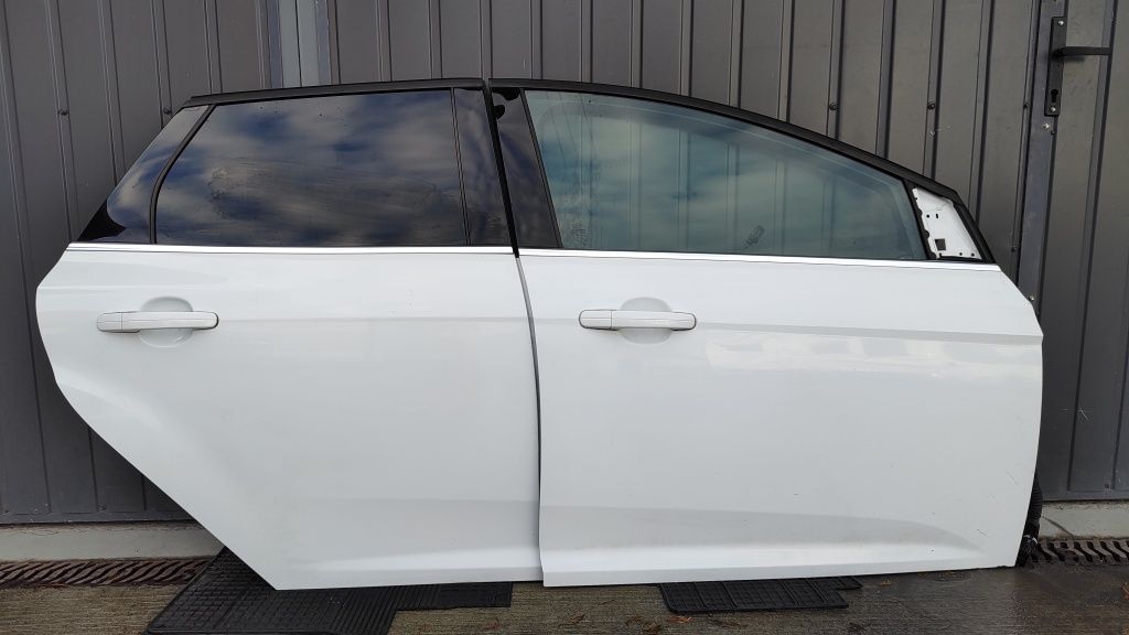 Ford Focus MK3 kombi drzwi białe 5B