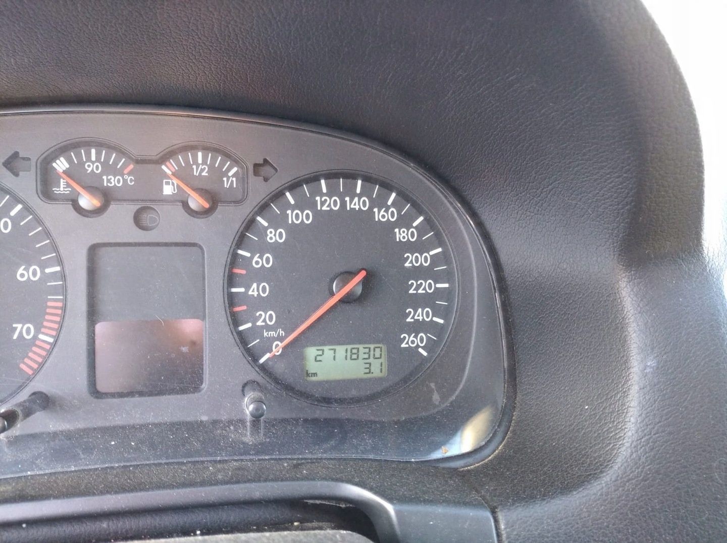 VOLKSWAGEN VW BORA SEDAN LAMPA PRAWA TYŁ TYLNA HELLA EUROPA