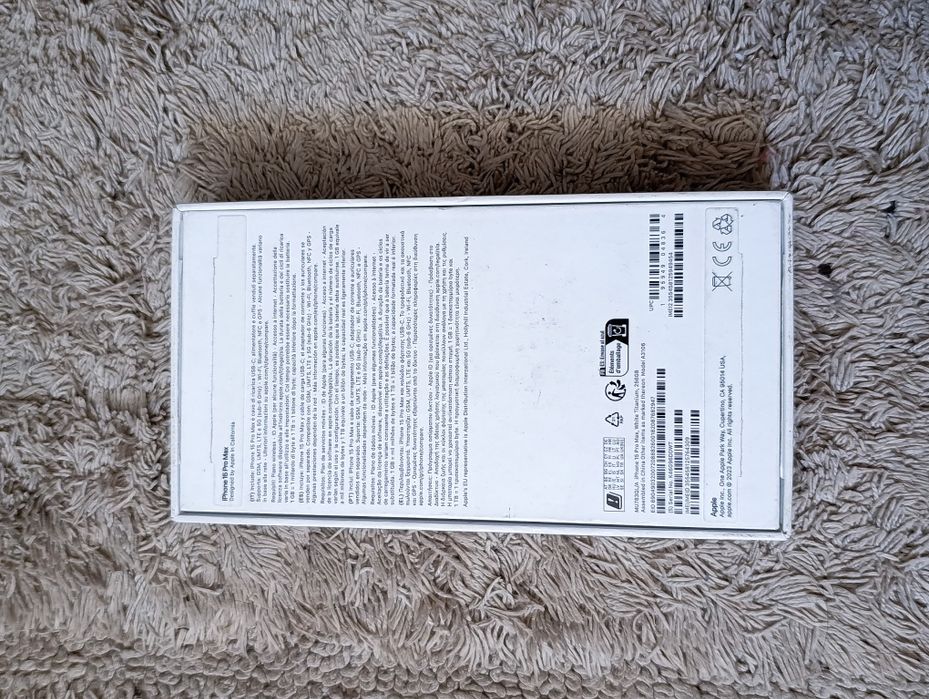 Caixa original iPhone 15 Pro Max + Manuais